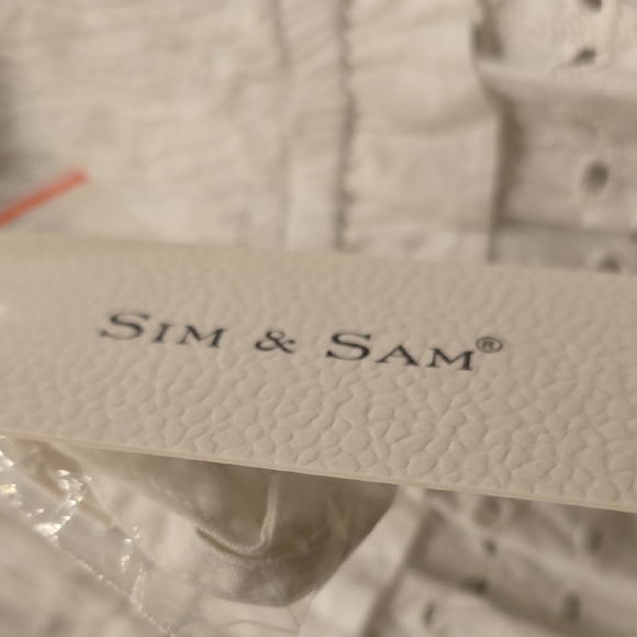 Elegant White Lace Peplum Blouse - Picture 2 of 13